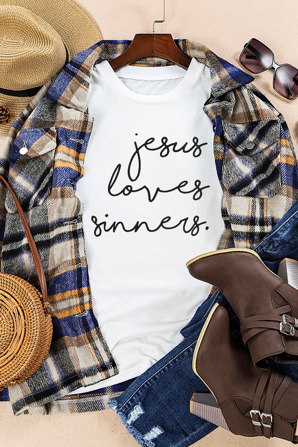 Jesus Loves Sinners Letter Graphic Round Neck Short Sleeve T-Shirt